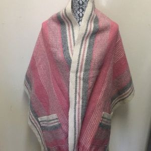 Women’s Wool Pink Striped Shawl/Wrap Pockets